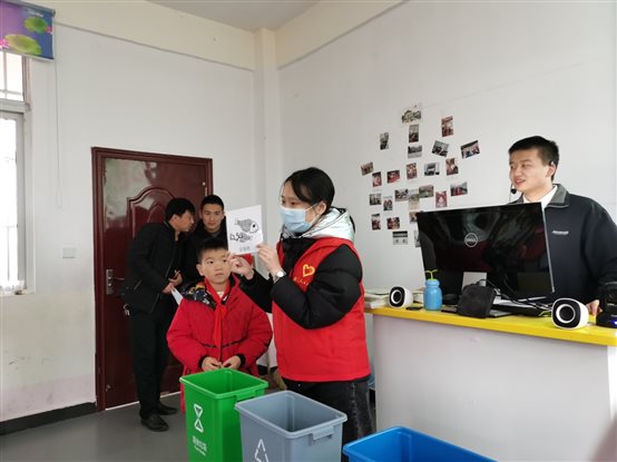I:党群工作团支部践行垃圾分类新时尚系列公益宣讲活动观音湖科普讲座mmexport1606267196897.jpg